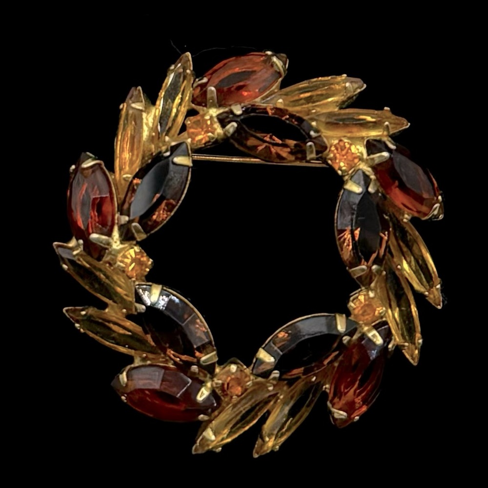 VINTAGE Crystal Wreath Brooch